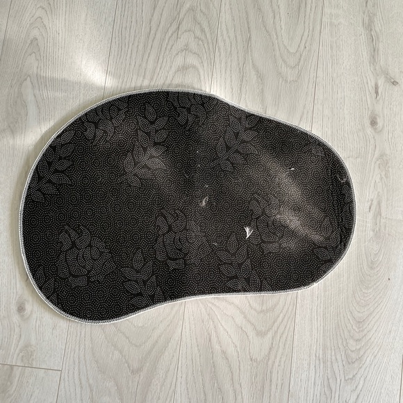 Egg Rug - Picture 2 of 2